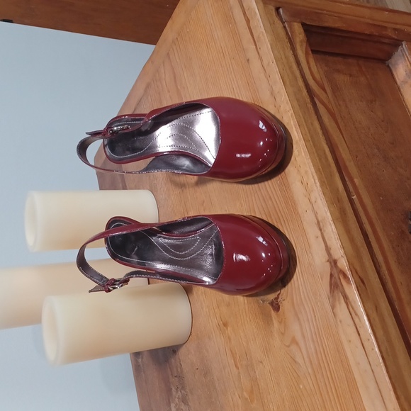 Tahari Shoes - Ladies shoes